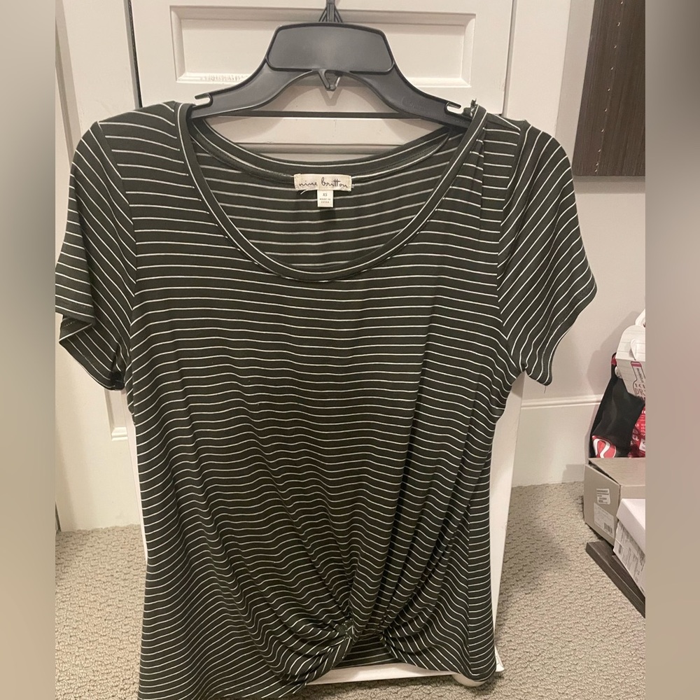 Striped knotted tee, NWOT